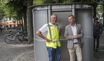 Eerste urilift van Utrecht geopend: ‘Brussel heeft Manneken Pis, wij hebben de urilift’
