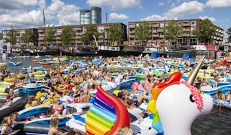 Fotograaf met duizenden euro’s aan apparatuur tijdens Utrecht Drijft in water geduwd