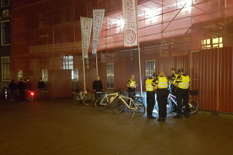 Politieactie vanwege overlast en incidenten op Stadhuisbrug