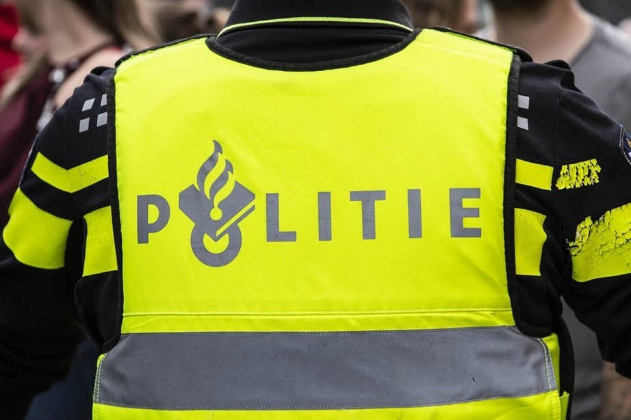 Politie rukt massaal uit na bedreiging met pistool in Kanaleneiland