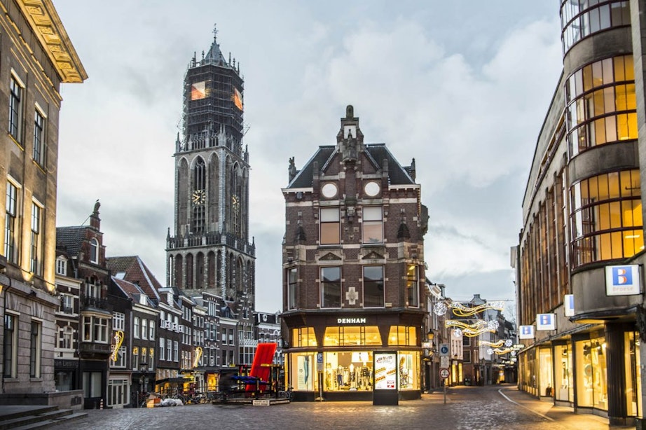 Stem op het Utrechts Woord van het Jaar 2018; Uithof, Bollendak of hoogbouwfetisjist?