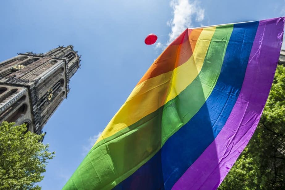 VVD-raadslid Queeny Rajkowski: ‘Hijs de regenboogvlag in Utrecht’