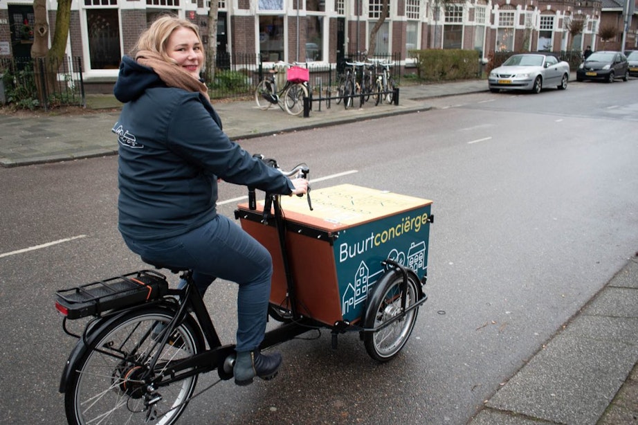De eerste buurtconciërge van Utrecht: ‘Ik ga elke keer op avontuur door de wijk’