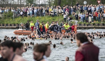 Studenten bij Triton ziek na sprong in het Amsterdam-Rijnkanaal