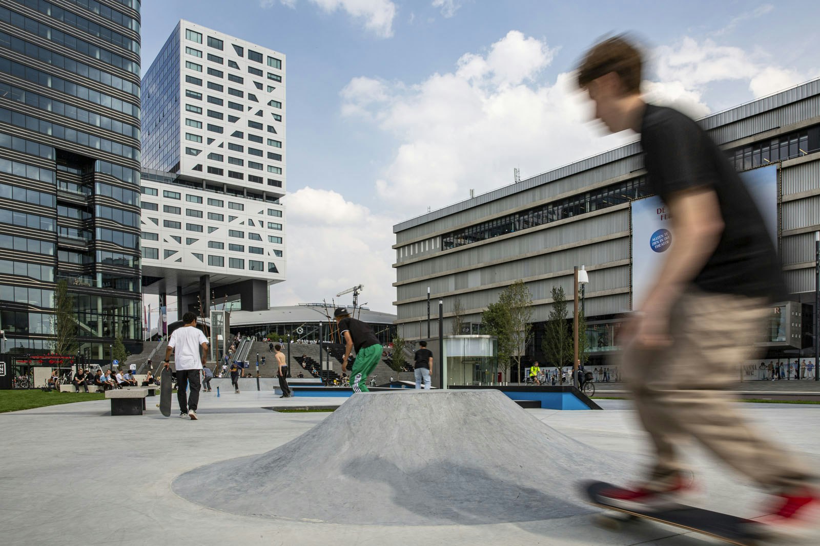 Gloednieuwe Skatebaan Jaarbeursplein Ingewijd Door Tientallen Skaters De Utrechtse Internet Courant