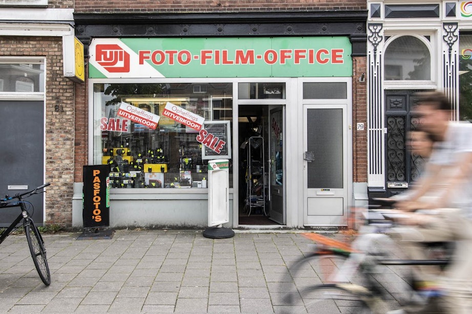 Na 50 jaar sluit Foto Film Office op de Biltstraat