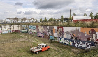 Geen muur- maar vloerschildering van bekende straatkunstenaar Leon Keer bij Berlijnplein