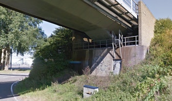 Grote hennepkwekerij in trambrug tussen Utrecht en Nieuwegein