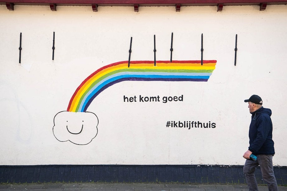 Rob Heerdink grijpt corona aan voor nieuwe muurschildering: ‘Het komt goed’