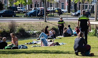 Park Paardenveld in Utrecht te druk; politie verzoekt bezoekers te vertrekken