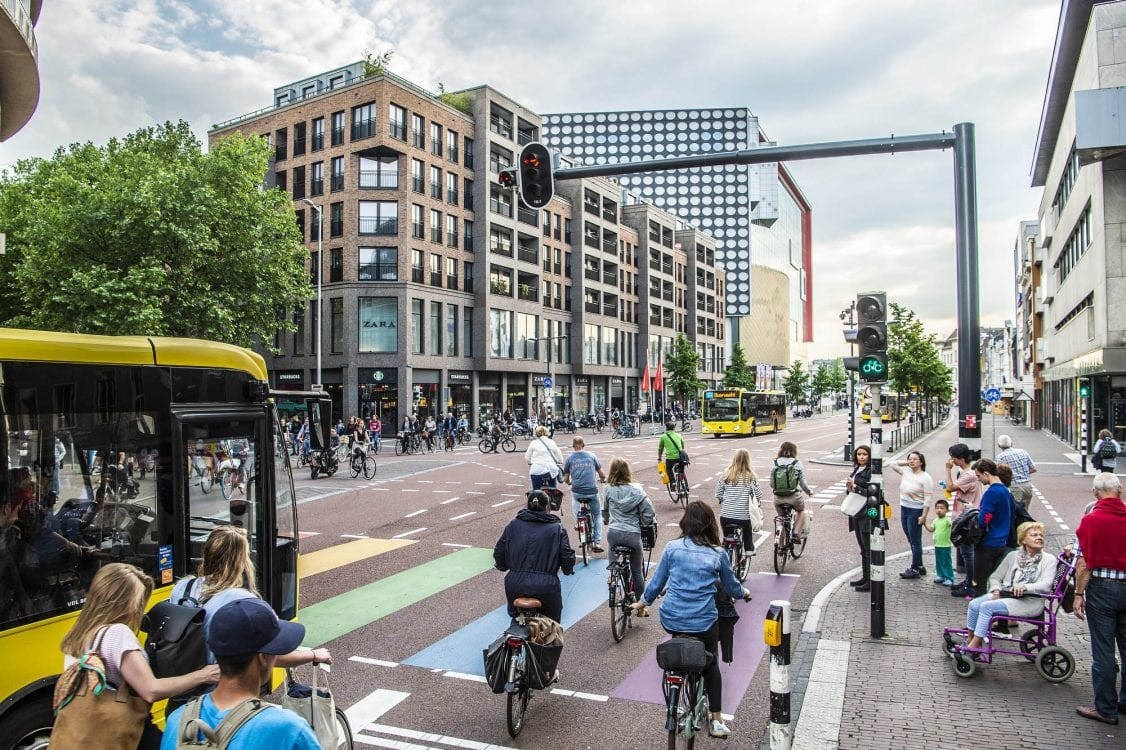 Onderling verbinden Verpersoonlijking Hoorzitting Utrechters kiezen vaker voor fiets of openbaar vervoer; autogebruik in de  stad neemt af | De Utrechtse Internet Courant