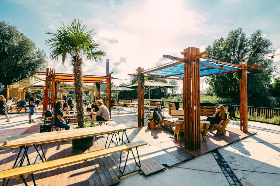 Utrecht krijgt met Werkspoorkade groot terras waar iedere week ander café de uitbater mag zijn