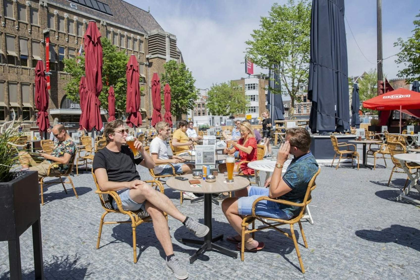poeder Feodaal restjes Foto's: De Utrechtse terrassen zijn weer open | De Utrechtse Internet  Courant