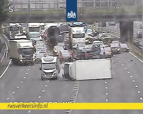 Veel vertraging op Utrechtse snelwegen na ongeluk A27