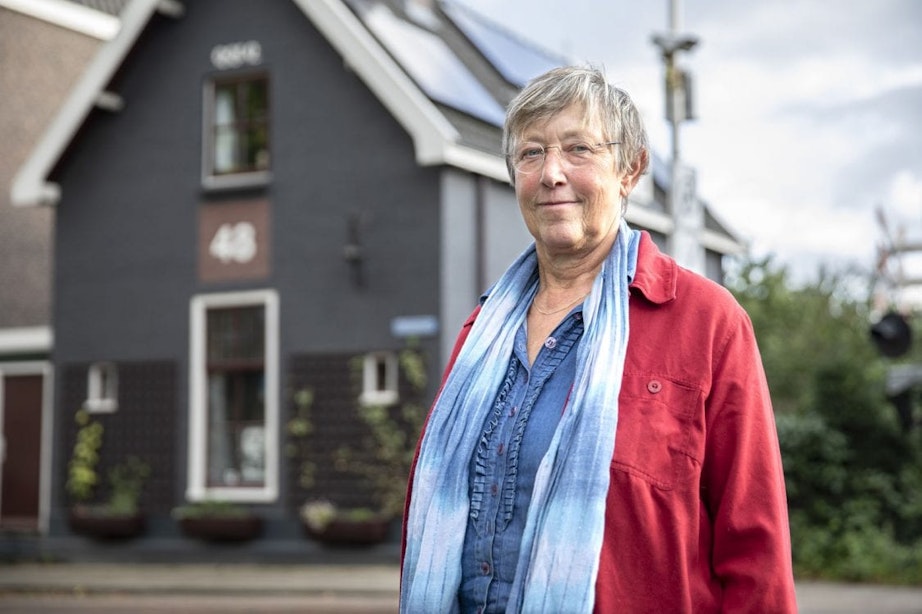 Aline Barnhoorn hoeft haar spoorweghuisje niet terug te brengen naar originele staat