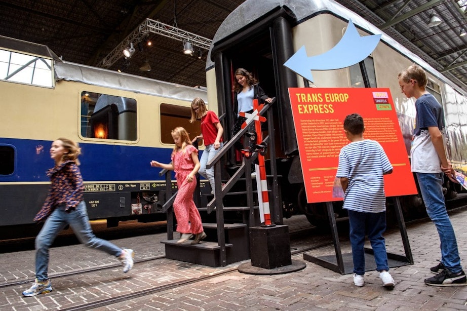 Samen gezellig tosti’s truffels treinen kijken in het Spoorwegmuseum