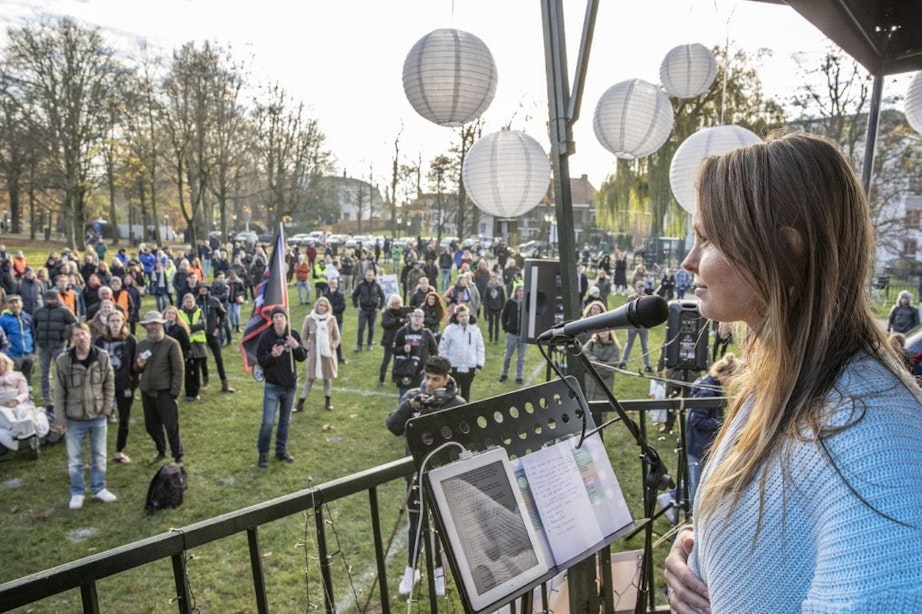Generation Freedom demonstreert in Utrechts Park Lepelenburg