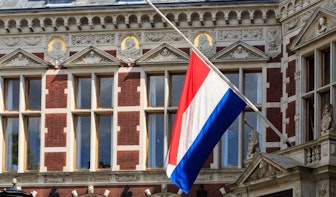 Vlaggen halfstok bij Universiteit Utrecht voor vrij en veilig onderwijs