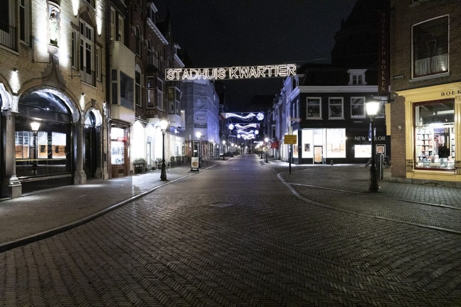 Kerstverlichting in binnenstad van Utrecht gaat minder lang branden om energie te besparen