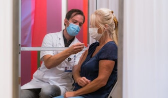 Utrechtse ziekenhuizen beginnen woensdag met vaccinatie zorgpersoneel