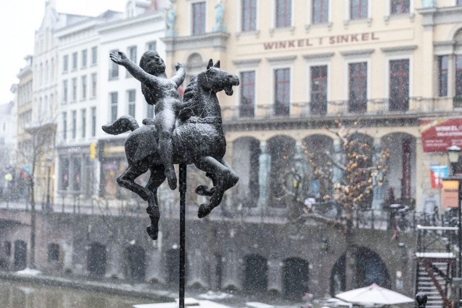 KNMI kondigt Code rood af; Winterse neerslag en sneeuwjacht verwacht in Utrecht