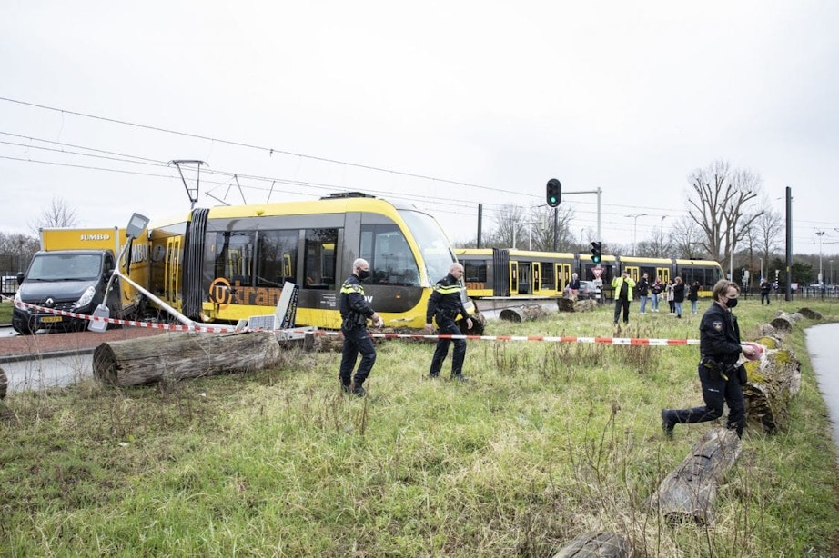 Tram Uithoflijn ontspoord op Laan van Maarschalkerweerd; geen gewonden