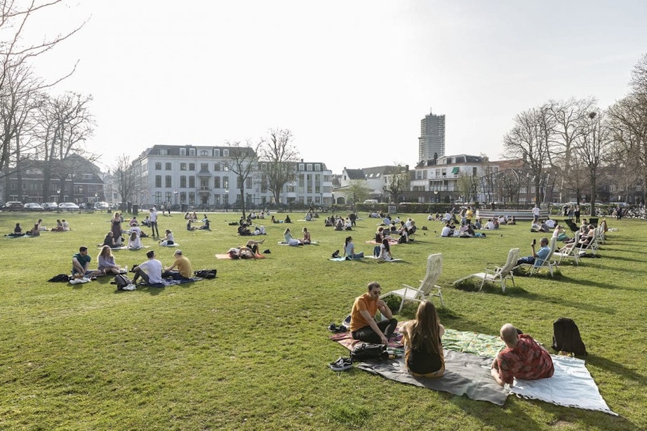 Het was weer te druk in de Utrechtse parken, gemeente verzocht mensen te vertrekken