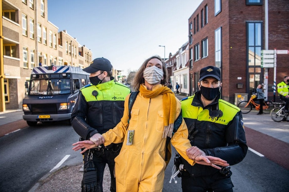 Politiek vraagt opheldering over politieoptreden tegen Utrechtse klimaatactivisten