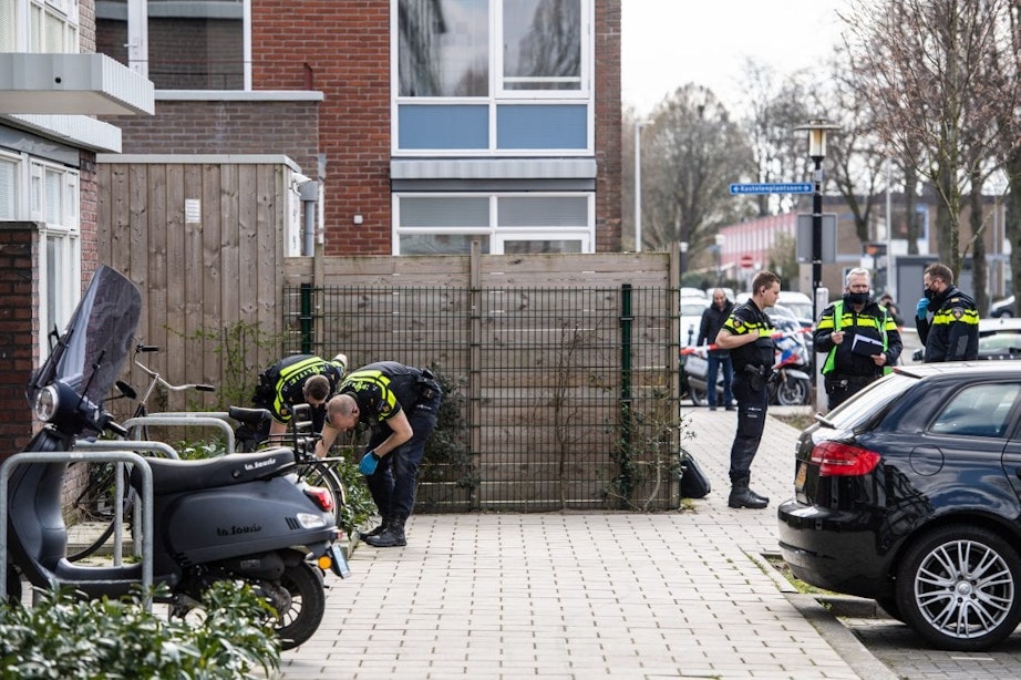 Twee gewonden bij steekpartij op de IJsselsteinlaan in Utrechtse wijk Hoograven; vrouw gearresteerd