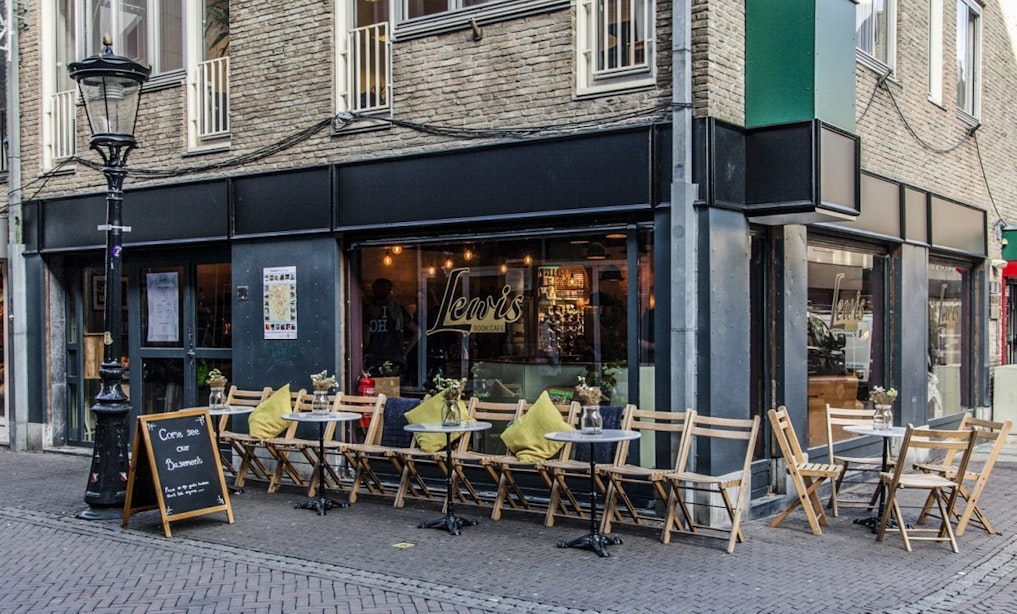 Corona nekt Lewis Book Café in centrum van Utrecht
