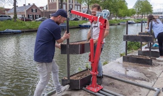 Startup hangt 20 plantenbakken in Vaartsche Rijn om biodiversiteit te verbeteren