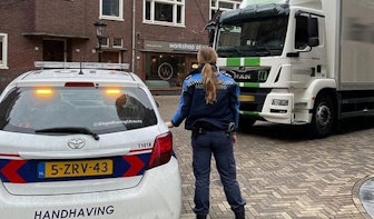 Veel te zware vrachtwagen aan de kant gezet in Utrechtse binnenstad