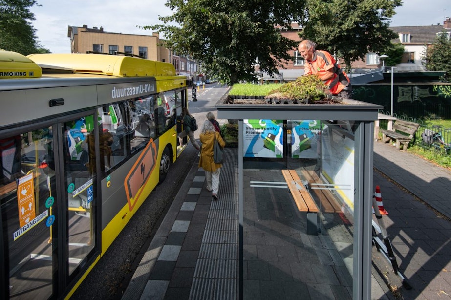Roken bij Utrechtse bushaltes vanaf 1 januari 2022 verboden