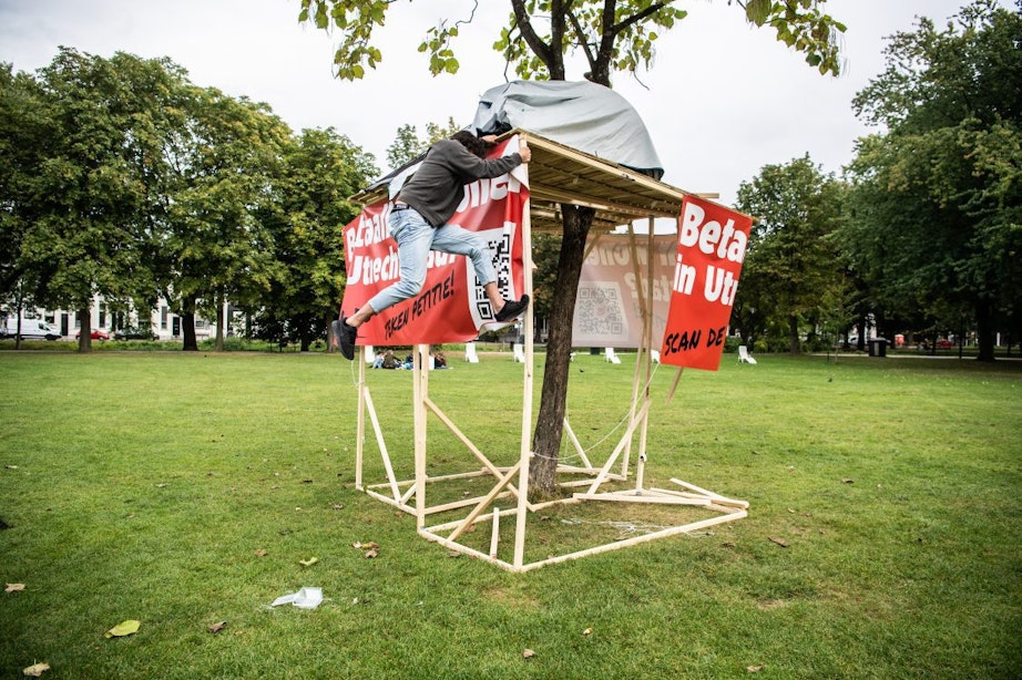 Ime zit al drie dagen in boomhut in park Lepelenburg; oproep om petitie voor referendum te tekenen