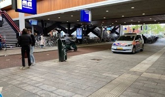 Politie houdt twee verdachten aan in trein op station Vaartsche Rijn na meldingen over mogelijk vuurwapen