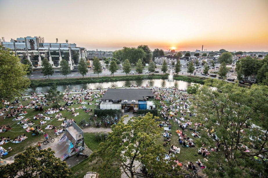 Roost aan de Singel gaat nu toch echt weg; nieuw plan voor Park Paardenveld in Utrecht