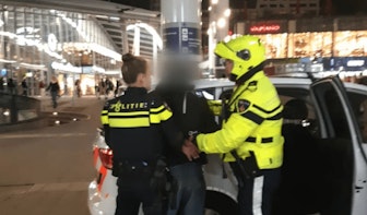 Politie opnieuw druk met overlastgevende groep op Stationsplein in Utrecht