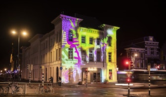 Lichtprojecties van kleurplaten op gevels in Utrechtse binnenstad dit jaar opnieuw te bewonderen