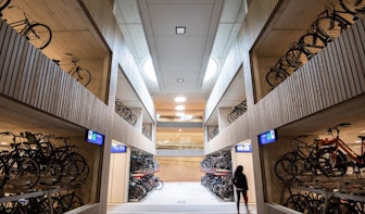 Fietsers kunnen weer gebruikmaken van beide ingangen van Stationspleinstalling in Utrecht