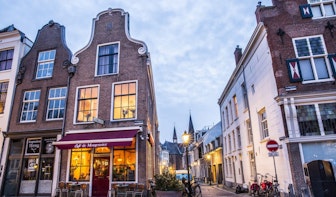 Geertestraat en Geertekerkhof in centrum Utrecht krijgen nieuwe bestrating