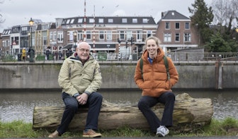 Danique (26) in gesprek met Jannes (78) over het leven in Utrecht West: ‘Het is hier rustig en het saamhorigheidsgevoel is groot’