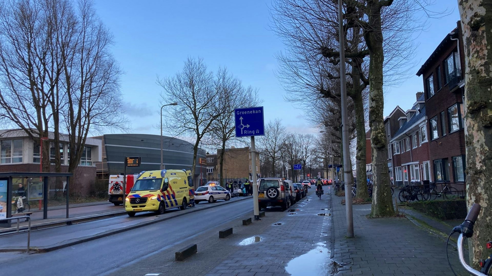 Motorrijder gewond na aanrijding met busje op Blauwkapelseweg in Utrecht.