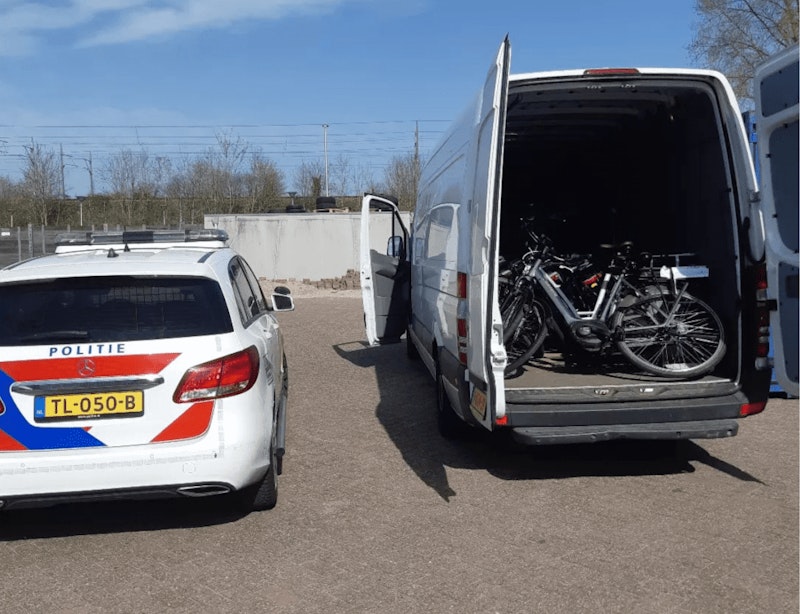 Op heterdaad betrapt: duo aan de haal met 14 gestolen elektrische fietsen in Utrecht Terwijde