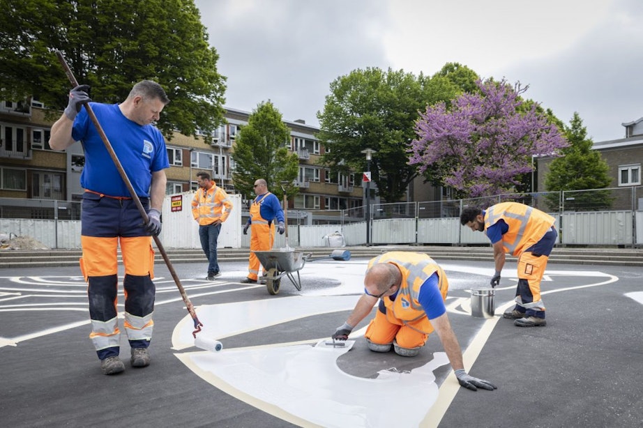 Bijna 70 jaar oud kunstwerk op Herderplein in Utrecht nieuw leven ingeblazen