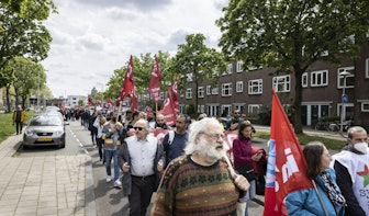 Duizenden demonstranten trekken door Utrecht op Dag van de Arbeid