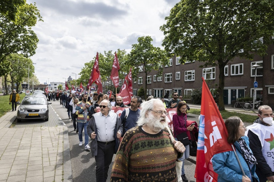 Duizenden demonstranten trekken door Utrecht op Dag van de Arbeid