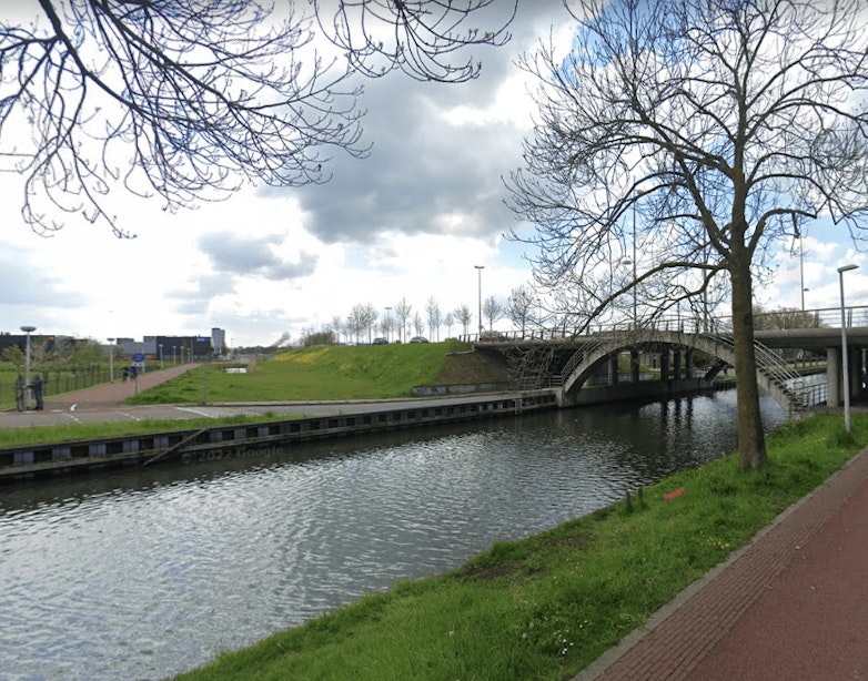 Update: Levenloos lichaam gevonden in water langs Rijksstraatweg in Utrecht; geen sprake van misdrijf