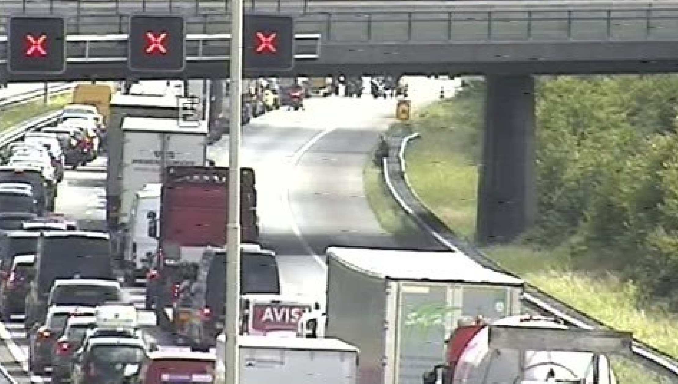 Ernstig ongeluk op A28; bijna een uur vertraging tussen Utrecht en Amersfoort. Ernstig ongeluk op A28; bijna een uur vertraging tussen Utrecht en Amersfoort.