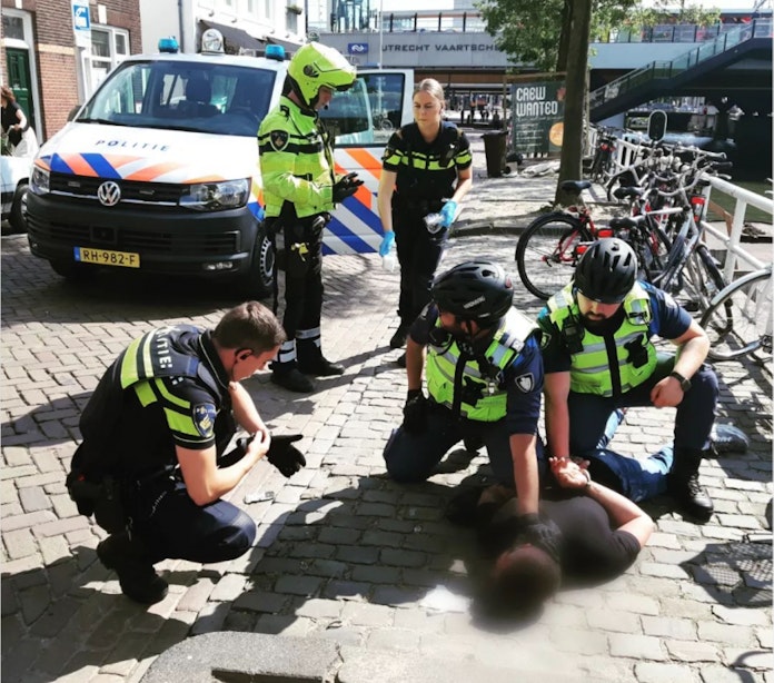 Politie pakt overlastgevende man op in centrum van Utrecht na meerdere meldingen
