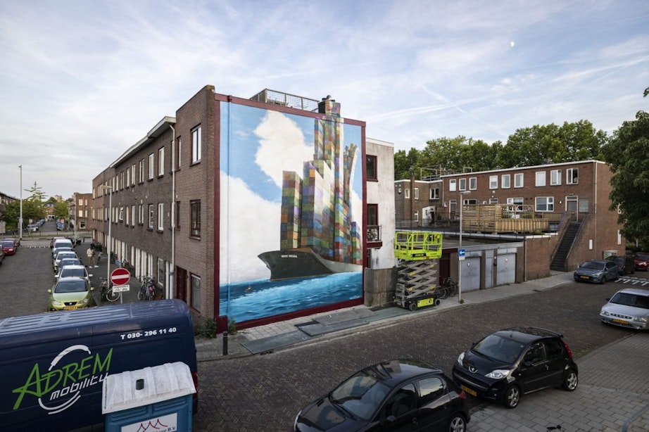 Nieuwe muurschildering van JanIsDeMan in Utrecht uit kritiek op consumptiemaatschappij